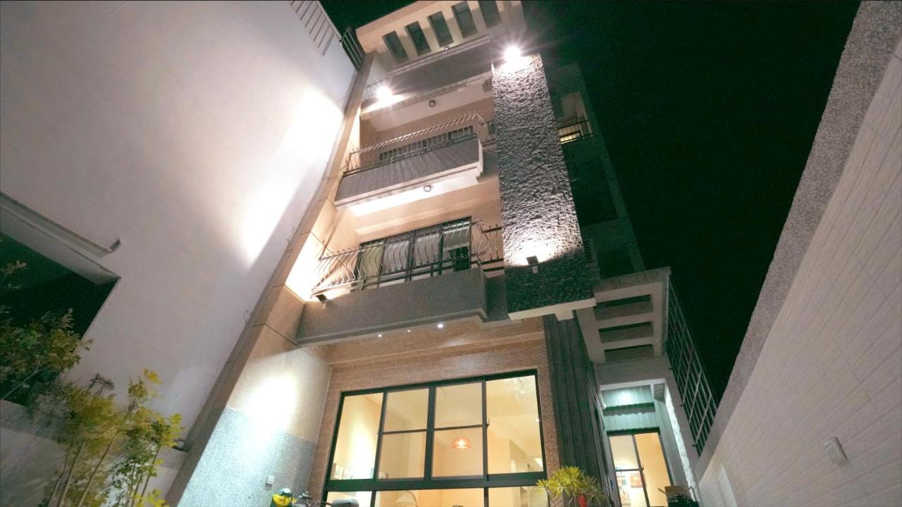 咻咻宿 Xiuxiu 電梯宅 Taitung Exterior photo