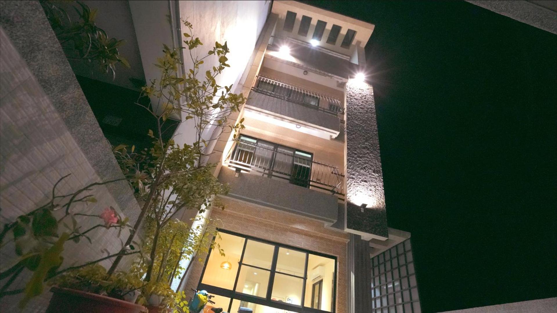 咻咻宿 Xiuxiu 電梯宅 Taitung Exterior photo